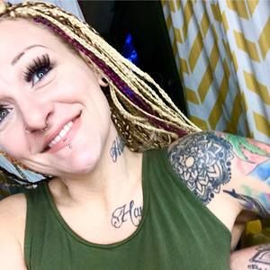 Meet your Posher, Crystal